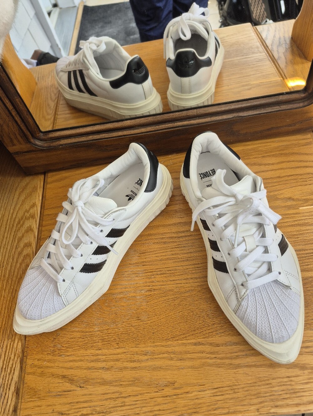Adidas Originals Beyonce Superstar Platform Pointed Toe Sneakers US 7.5 FY7730 - Picture 4 of 10